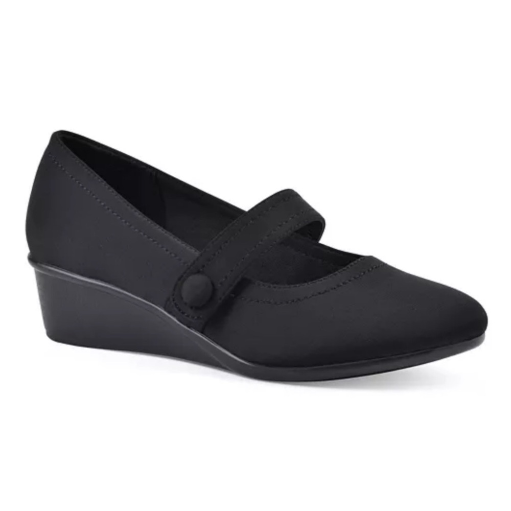 Cliffs Brightly Mary Janes Wide!
Size 7.5